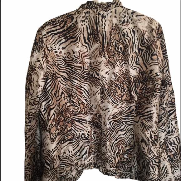 New Chico’s cheetah silk jacket size 1 - Picture 2 of 7